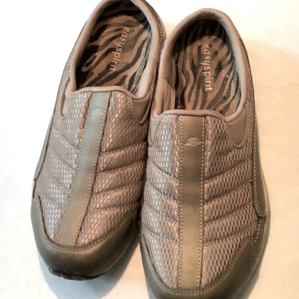 ECU Easy Spirit lightweight shoes in size 9/12